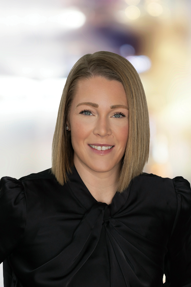 Portrait of Amanda Reynolds, REALTOR® | NRLUX.